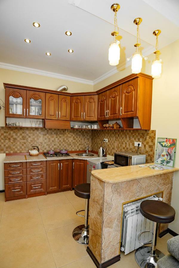 Apartment On Javakhishvili Batumi Ngoại thất bức ảnh